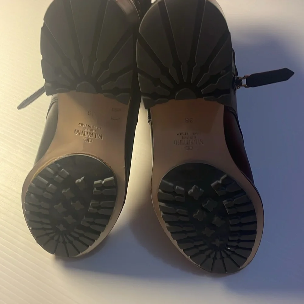 Valentino Garavani Black leather boots women size 8 - Picture 2 of 6